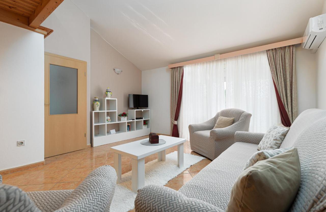 Ferienwohnung Gloria Poreč Exterior foto