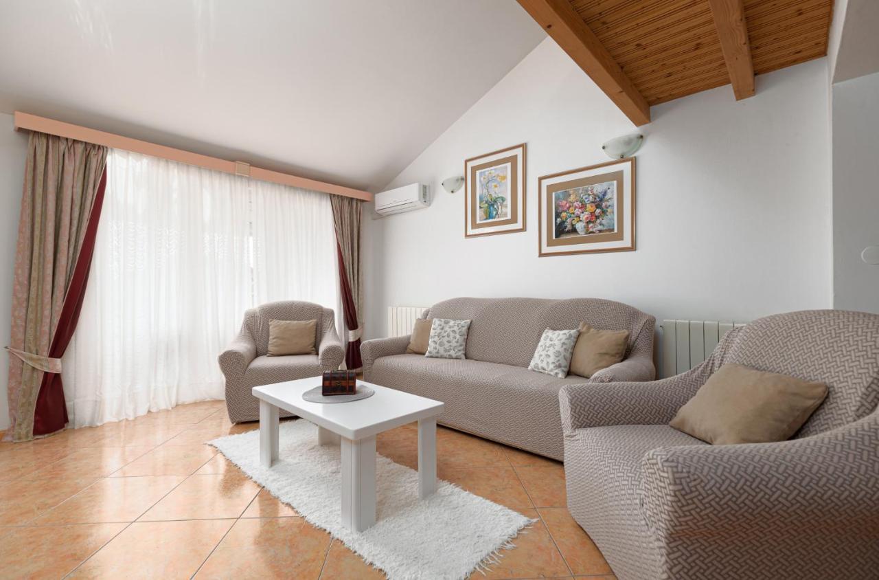 Ferienwohnung Gloria Poreč Exterior foto